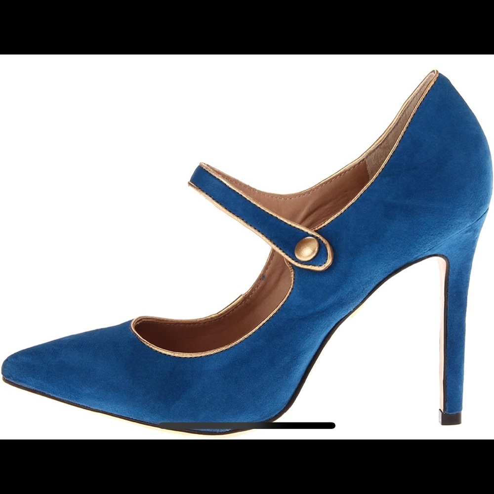 Pour la Victoire Case Mary-Jane pump, size 36.5